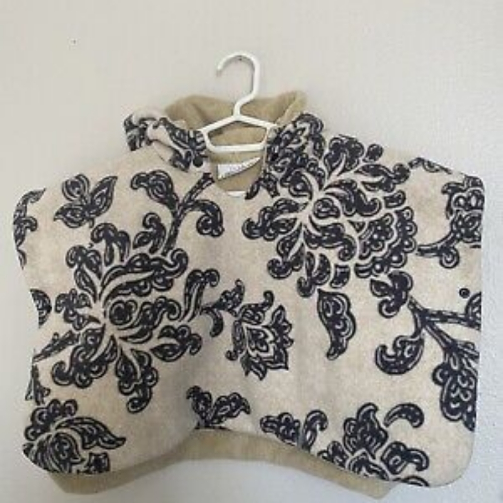 Otto & Odette- “Car Seat Safe” Poncho